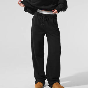 Pantalon de survêtement d'entraînement pour femmes avec impression de logo de broderie de marque personnalisée et options d'étiquettes pour les séances de yoga et de gymnastique - Product Image 2