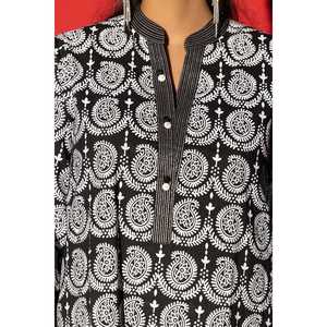 ชุดสูทผ้าแคมบริกพิมพ์ลายบล็อก 3 ชิ้น รุ่น KJP-43017 พร้อมตกแต่งกระดุม - Product Image 5