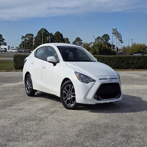 Le plus cool pour Yaris Berline 2020, conduite à gauche, intérieur sombre, pneus R16, automatique, haute qualité, propulsion arrière, sièges en tissu, toit ouvrant, 6 airbags - Product Image 1