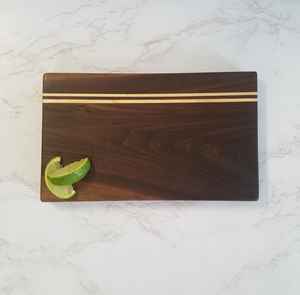 Petite planche à découper carrée en noyer durable et durable au lave-vaisselle pour la cuisine et le bar - Product Image 6