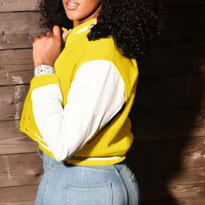 Vente en gros de veste universitaire recadrée de style vintage pour femmes à logo personnalisé nouvelle veste en cuir brodée à la mode en coton teint uni - Product Image 1