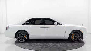 Sedán Usado 2025 Ghost Black Badge AWD Automático con Tapicería de Cuero, Portaequipajes de Aleación de Aluminio, Neumáticos R17, Disponible con Volante a la Izquierda y Derecha - Product Image 5