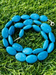 Collar de cuentas de piedra de forma ovalada lisa de 78,88 gramos azul turquesa listo para enviar - Product Image 2