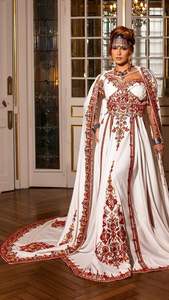 2025 @ Robe de mariée blanche colorée Caftan & Barnousse pour femmes avec perles de verre en cristal embellies, Dabka, perles, travail de pierre Zari - Product Image 2