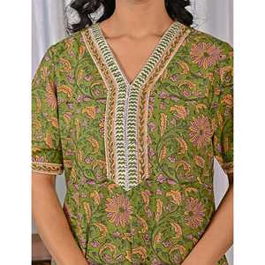 Vestido de Dormir 100% Algodón con Estampado Jaal Hecho a Mano, Camisón Suave Tejido con Diseño Floral y Cierre de Botones, Talla 3XL para Damas de Honor - Product Image 4