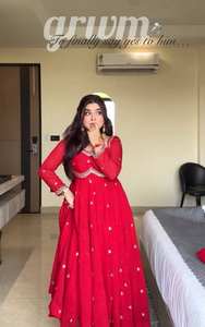 NUEVO DISEÑO DE LANZAMIENTO: Traje de Fiesta para Mujer con Pantalón y Dupatta, Tela de Faux Georgette Pesada, Estilo Casual Reversible con Bordado - Product Image 3