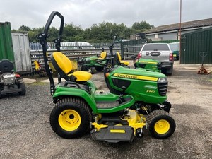 Tondeuse John Deere X940 d'occasion, livraison rapide, fonctionnalités avancées, pour usage professionnel et domestique, à vendre - Product Image 4