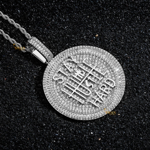 Collier pendentif Hip Hop finition or à la mode rester humble Hustle Hard Round Design Lab Grown Diamond Iced Out Jewelry - Product Image 4