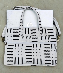 White Cotton Quilted Durable Vintage <b>Laptop</b> <b>Bag</b> Handle Lightweight Waterproof Fashionable Simple Business Office Protection - Product Image 2