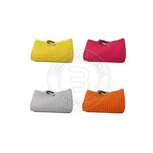 Toalla de golf profesional de microfibra de alta absorción con mosquetón resistente para limpieza de palos - Product Image 2