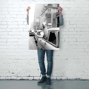 Póster de papel 'A Llama in Times Square' de estilo moderno para decoración de pared - Product Image 4