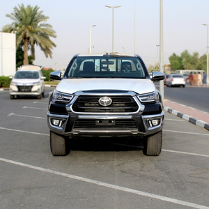 Grille avant de camionnette Toyota Tacoma blanche d'occasion pour la conduite urbaine et commerciale - Product Image 1