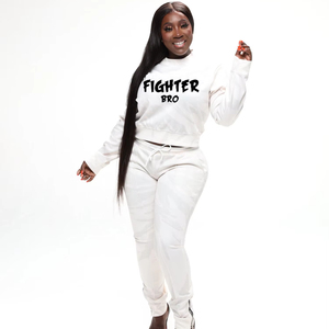 Tenue de mode de survêtement pour femmes, matériau respirant à séchage rapide, conception ajustée, idéale pour l'entraînement de fitness ou les tenues quotidiennes modernes - Product Image 1