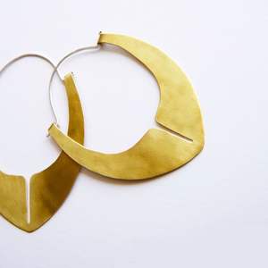 Boucles d'oreilles pendantes personnalisables de haute qualité en laiton plaqué or de style vintage tendance, élégantes pour les mariages, mode spéciale à clipser - Product Image 3