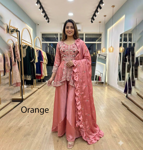 ชุดคุรตะผ้าไหมแบบดั้งเดิมที่สวยงาม พร้อมงานปักสีทอง ชุดแต่งงานแบบดั้งเดิมสำหรับผู้หญิง ชุดปากีสถาน ซัลวาร์ คามีซ สำหรับงานปาร์ตี้ - Product Image 1