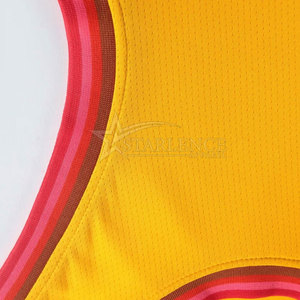 Uniforme de Baloncesto de Alta Calidad Más Vendido, 100% Poliéster, Colores Personalizados, Logotipo, Transpirable, Opciones de Tallas Grandes Disponibles, OEM - Product Image 4