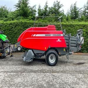 Bon état de fonctionnement Massey Ferguson Hey Baller pour une utilisation à la ferme En stock maintenant une construction fiable Acheter aujourd'hui au prix de gros - Product Image 2