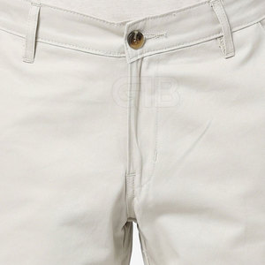 Pantalon cargo élégant et durable pour hommes, design multi-poches, parfait pour le travail en plein air et les vêtements décontractés. - Product Image 5