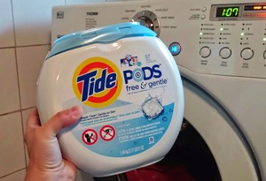 Détergent à lessive liquide original Tide Free & Gentle 57 Pacs Capsule - Product Image 5