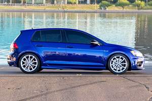 Volkswagen Golf R Turbo 2017 Usado, 4 Cilindros, Color Azul Lapiz Metalizado, de Propietario en Arizona, con Varias Modificaciones - Product Image 3