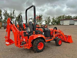 Tracteur compact Kubota BX23S série Mini Tracteur 4 roues motrices avec moteur et transmission automatique à roulements - Product Image 5