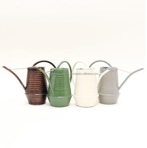 กระป๋องน้ำ2L เคลือบสังกะสีทรงยาวแนววินเทจสำหรับพืชสวนกลางแจ้ง - Product Image 1