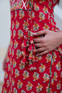 Conjunto Kurta de Algodón Rojo Gota Patti de CHHIPA BAZAR, con Dupatta de Malla Suave, Vestido Casual para Adultos, Cintura Natural, Diseño Hueco - Product Image 5