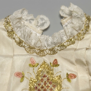 Vestido de Bautizo Bordado a Mano para Bebé, Lujoso con Bordado de Hilo de Oro, Túnica Religiosa Ceremonial - Product Image 4