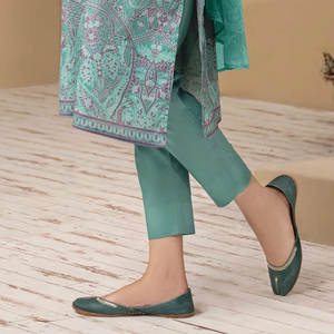 Vestido de algodón Premium de 3 piezas para mujer Botón de encaje decorado con diamantes Lentejuelas Último diseño disponible en cantidad a granel - Product Image 6