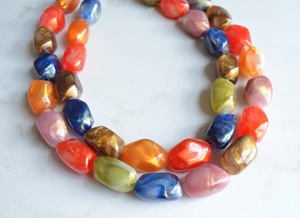 Collier coloré en résine acrylique épaisse pour femme, bijou tendance et élégant avec motif ange, idéal pour Noël, vente en gros DIY - Product Image 4