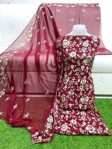 Vestido de Fiesta Pakistaní de Terciopelo de Primera Calidad con Hermoso Nakshi Dabka, Vestido de Fiesta para Mujer Pakistaní con Trabajo Pesado Hecho a Mano - Product Image 3