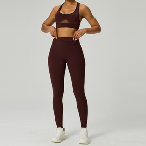 Ensemble de sport pour femme avec soutien-gorge de sport respirant en maille à dos nageur et pantalon de yoga à taille haute à manches courtes, couleur unie, pour la course à pied et l'entraînement - Product Image 4