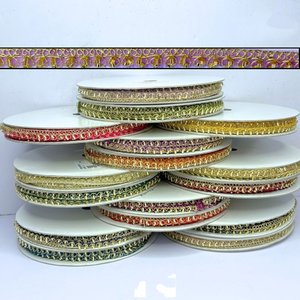 Encajes Bordados Ecológicos Hechos a Medida con Lentejuelas y Pedrería, Acabado Premium para Cualquier Prenda - Product Image 5