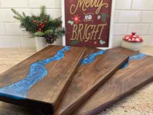 Tabla de cortar rectangular artesanal con diseño de resina y madera, ideal para cortar Servir y mejorar la decoración de tu cocina. - Product Image 4