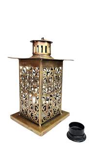 เชิงเทียนโคมไฟเหล็กสีดำและสีทองสไตล์คริสมาสต์งานแฮนด์เมดดีไซน์ที่ได้แรงบันดาลใจจากการออกแบบสำหรับตกแต่งบ้านและงานแต่งงาน - Product Image 3