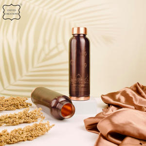Bouteille d'eau en cuivre avec design brillant pour les bienfaits pour la santé Bouteille d'eau de yoga ayurvédique - Product Image 5