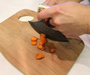 Cuchillo Cortador de Pizza Industrial de Acero Inoxidable Hecho a Mano al por Mayor, Herramienta Personalizada para Cortar Pizza con Mango de Asta y Funda de Cuero - Product Image 3