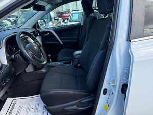 รถยนต์โตโยต้า RAV4 XLE 4 ประตู SUV รุ่นปี 2022 แบบมาตรฐาน - Product Image 6