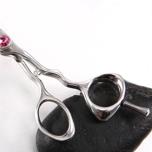 Tijeras de peluquería japonesas profesionales con mango personalizado de hoja recta para uso en salón y peluquero - Product Image 3