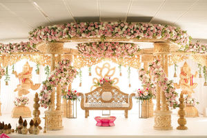 Mandap real más vendido para Bodas de destino Precio asequible Último diseño Pilar tallado en madera Mandap de boda tradicional - Product Image 4