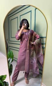 Salwar Kameez Moderne en Soie Romaine avec Broderie Faux Pailletée Lourde 2025 pour Femme, Tenue de Soirée à Séchage Rapide FATEMA FASHION Toutes Saisons - Product Image 4