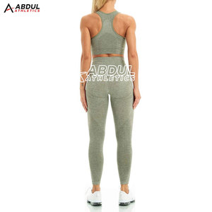 Conjunto de yoga premium para entrenamiento y gimnasio con tela suave al tacto y diseño transpirable para uso diario y fitness. - Product Image 4