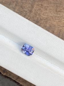 Certifié naturel 1.76 carat AAA Grade Zoisite Rectangle Brilliant Cut Stone Non-Heated Bio Color Tanzanite Loupe Clean - Product Image 4