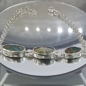 Pulsera de Plata de Ley 925 con Tres Piedras de Turquesa, Estilo Moderno Original, Joyería Fina Hecha a Mano, 19g - Product Image 1