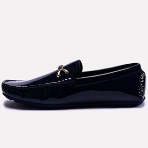 ชุดรองเท้าหนังสีดำคุณภาพสูงสำหรับผู้ใหญ่ทุกเพศ ใช้ในโอกาสที่เป็นทางการ ระบายอากาศได้ดีและแห้งเร็ว ให้ความรู้สึกสง่างามและสบาย - Product Image 3