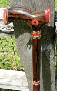 Canne en bois réglable avec nœuds multiples Bâton de marche intelligent pour les personnes âgées Norme internationale pour les activités de plein air Randonnée - Product Image 6