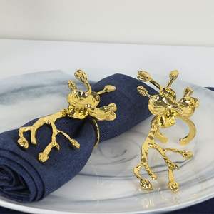 Anneau de serviette en aluminium de style artistique personnalisable, décoration de table expressive pour des environnements de repas créatifs - Product Image 1