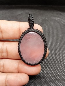Colgante de Piedra de Cuarzo Rosa Más Vendido, Colgante de Hilo de Macramé con Cabujones de Joyería de Moda - Product Image 5