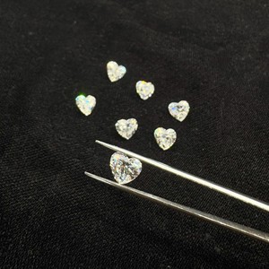 Exquisito 5,00 Ct F Color Corazón Brillante Diamante Natural GIA Certificado VS2 Claridad Corte Perfecto para Piezas de Joyería de Firma - Product Image 3