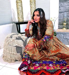 Ropa étnica afgana tradicional de Salwar Kameez de seda elegante afgana tradicional para mujer personalizada del fabricante a la venta-611 - Product Image 2